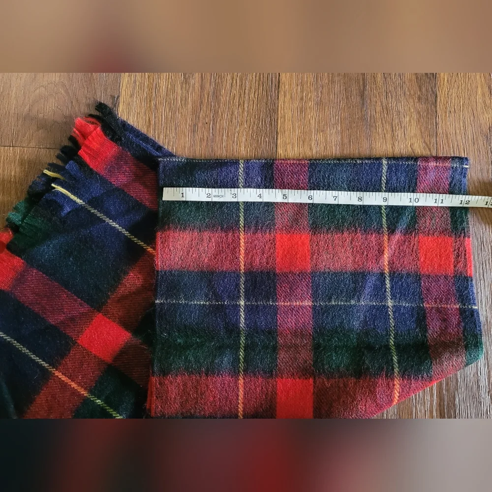 Vtg Cashmere Finish Acrylic Tartan Scarf, Classic Red Plaid.